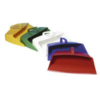 Closed Lightweight Dustpan - Red Closed Lightweight Dustpan - Red